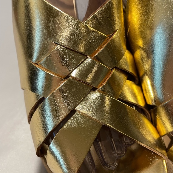 Janet Sport Sandals Golden Size 7.5 Buckle, Round Toeline, Square Heel Covered - Picture 2 of 14